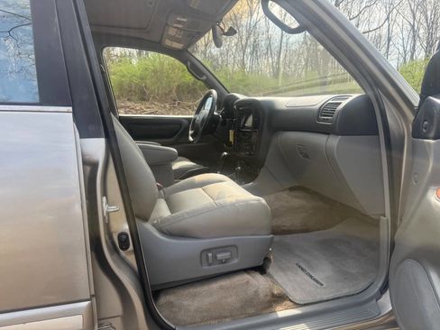 Used 2002 Toyota Land Cruiser image 50