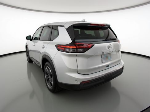 Used 2025 Nissan Rogue SV image 6