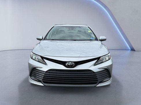 Used 2021 Toyota Camry LE FWD image 8