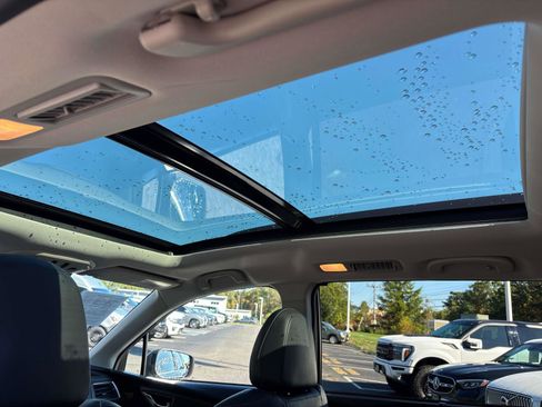 Used 2021 Subaru Ascent Touring image 12