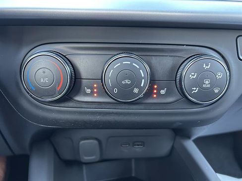Certified 2024 Chevrolet Trax RS w/ Driver Confidence Package FWD image 24