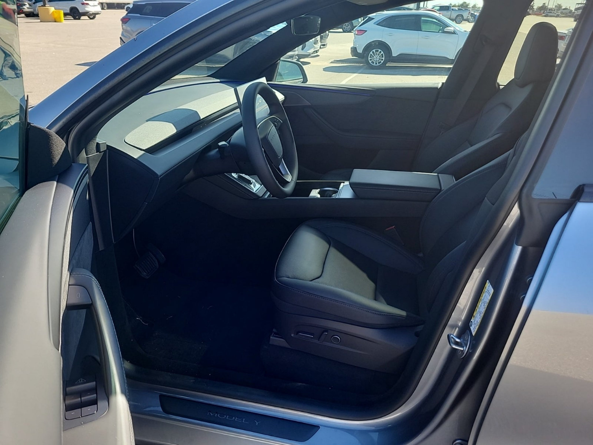 Used 2026 Tesla Model Y Long Range RWD image 3