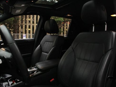 Used 2019 Mercedes-Benz GLE 400 4MATIC w/ Premium 1 Package image 16