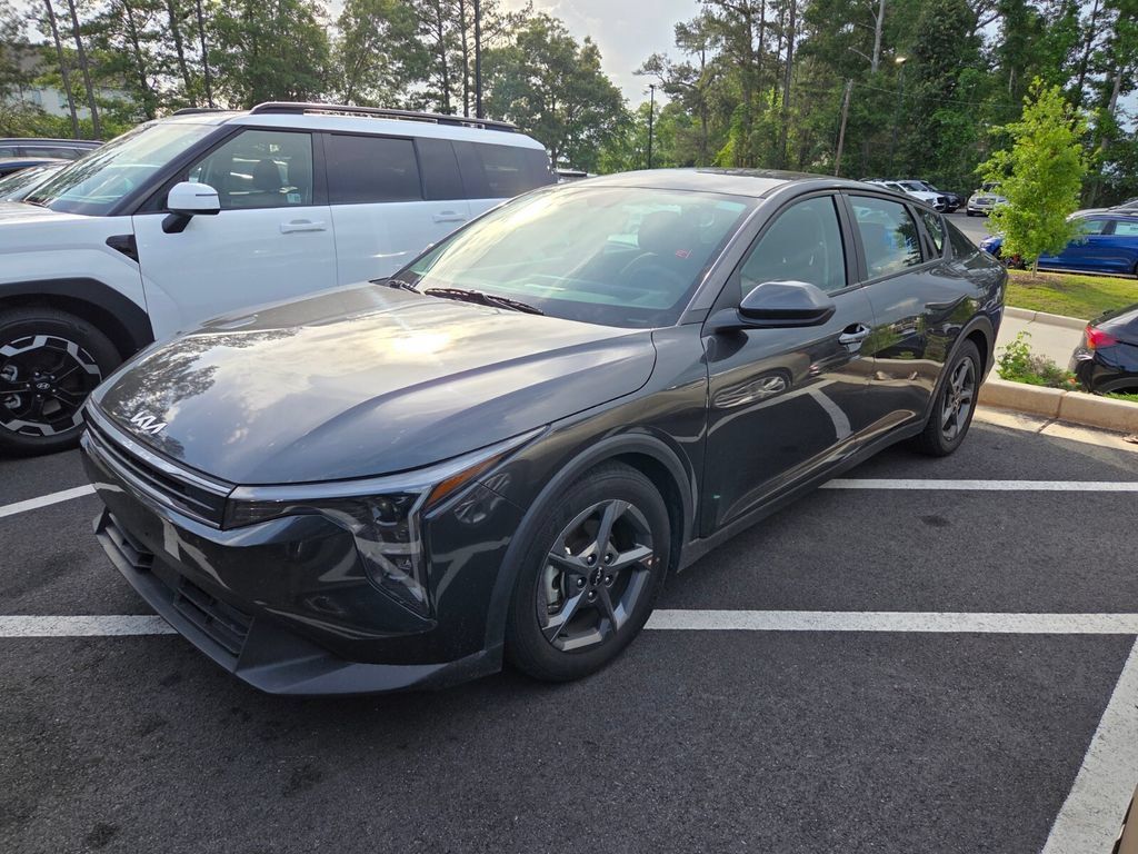 Used 2025 Kia K4 FWD image 1
