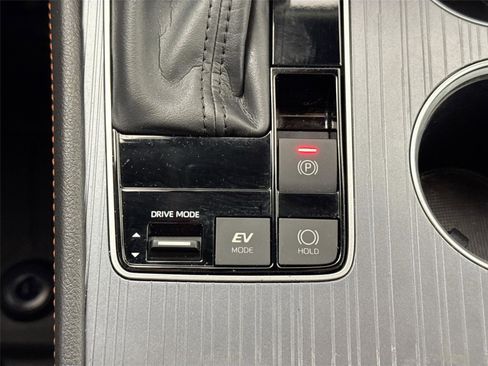 Certified 2022 Toyota Sienna XSE image 30