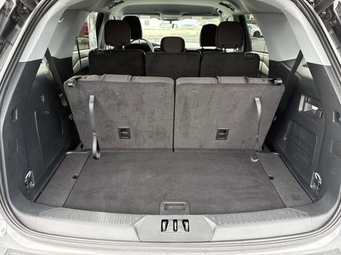 Used 2023 Ford Explorer XLT image 27