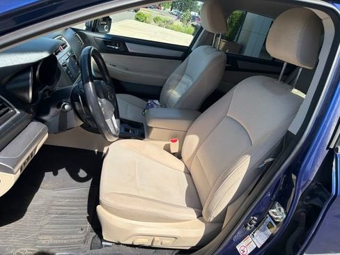 Used 2017 Subaru Outback 2.5i Premium AWD/4WD image 6