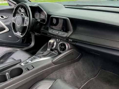 Used 2016 Chevrolet Camaro SS RWD image 13