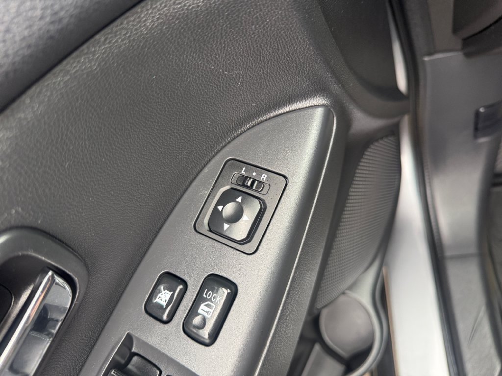 Used 2017 Mitsubishi Outlander Sport SE AWD/4WD image 39
