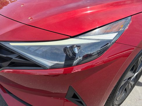 Used 2023 Hyundai Elantra SEL w/ Preferred Accessory Package FWD image 9