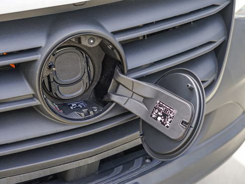 New 2024 Mercedes-Benz eSprinter 170 Cargo image 13