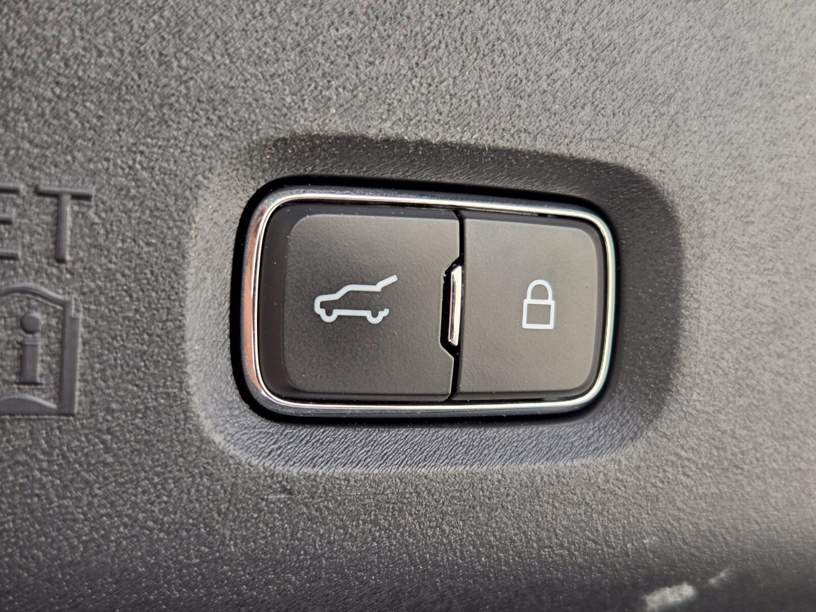 Used 2025 Ford Expedition Active AWD/4WD image 17