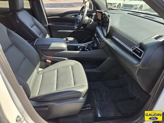 Used 2025 Chevrolet Traverse LT AWD/4WD image 17