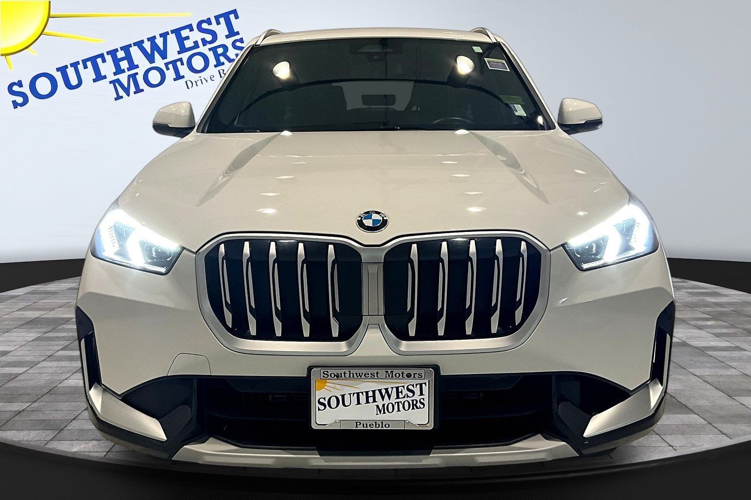 Used 2025 BMW X1 xDrive28i AWD/4WD image 2