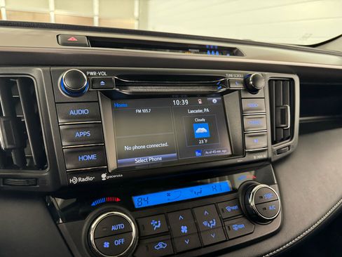 Used 2017 Toyota RAV4 XLE image 17