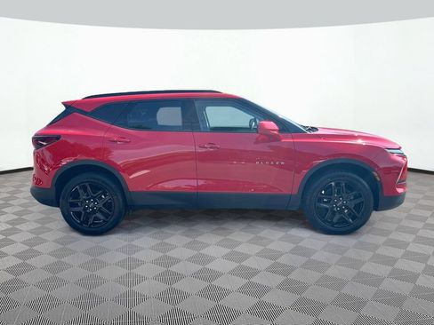 Used 2023 Chevrolet Blazer LT w/ Convenience Package FWD image 4