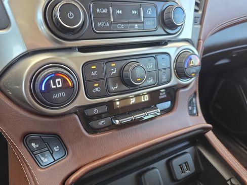 Used 2015 Chevrolet Tahoe LTZ AWD/4WD image 24