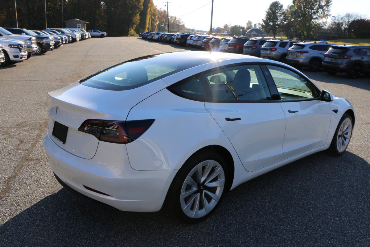 Used 2023 Tesla Model 3 Standard Range RWD image 8
