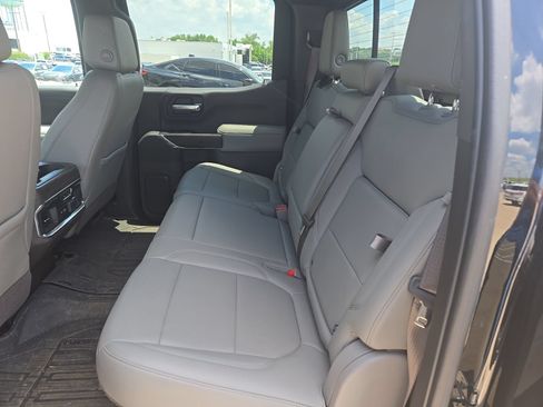 Used 2020 GMC Sierra 1500 SLT RWD image 18