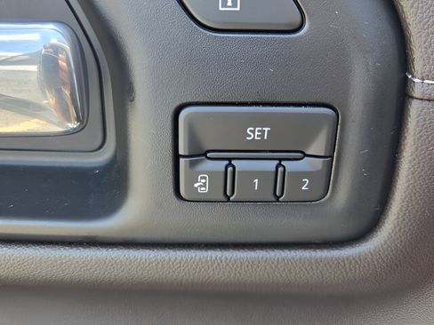 Certified 2021 Chevrolet Silverado 1500 LTZ AWD/4WD image 28
