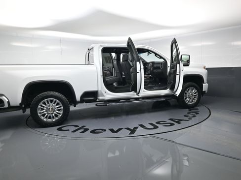 Used 2021 Chevrolet Silverado 2500 High Country image 24