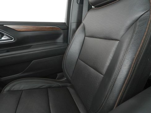 Used 2023 Chevrolet Tahoe High Country w/ Premium Package RWD image 30