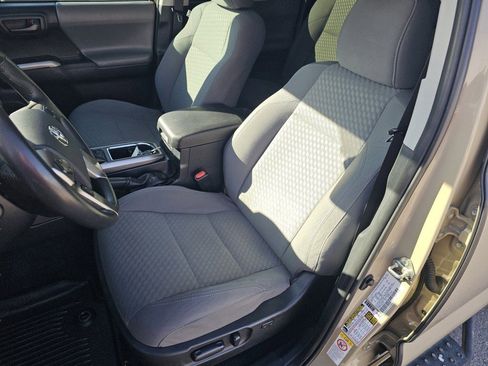 Used 2020 Toyota Tacoma SR5 image 6