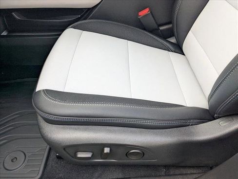 New 2026 Chevrolet Equinox EV LT image 4