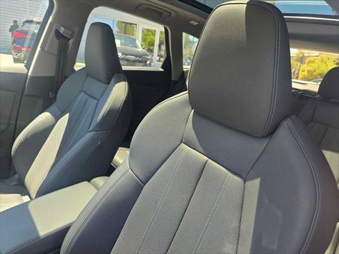 Used 2025 Audi Q5 Premium Plus w/ Premium Plus AWD/4WD image 25