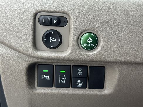 Used 2016 Honda Pilot Touring image 33