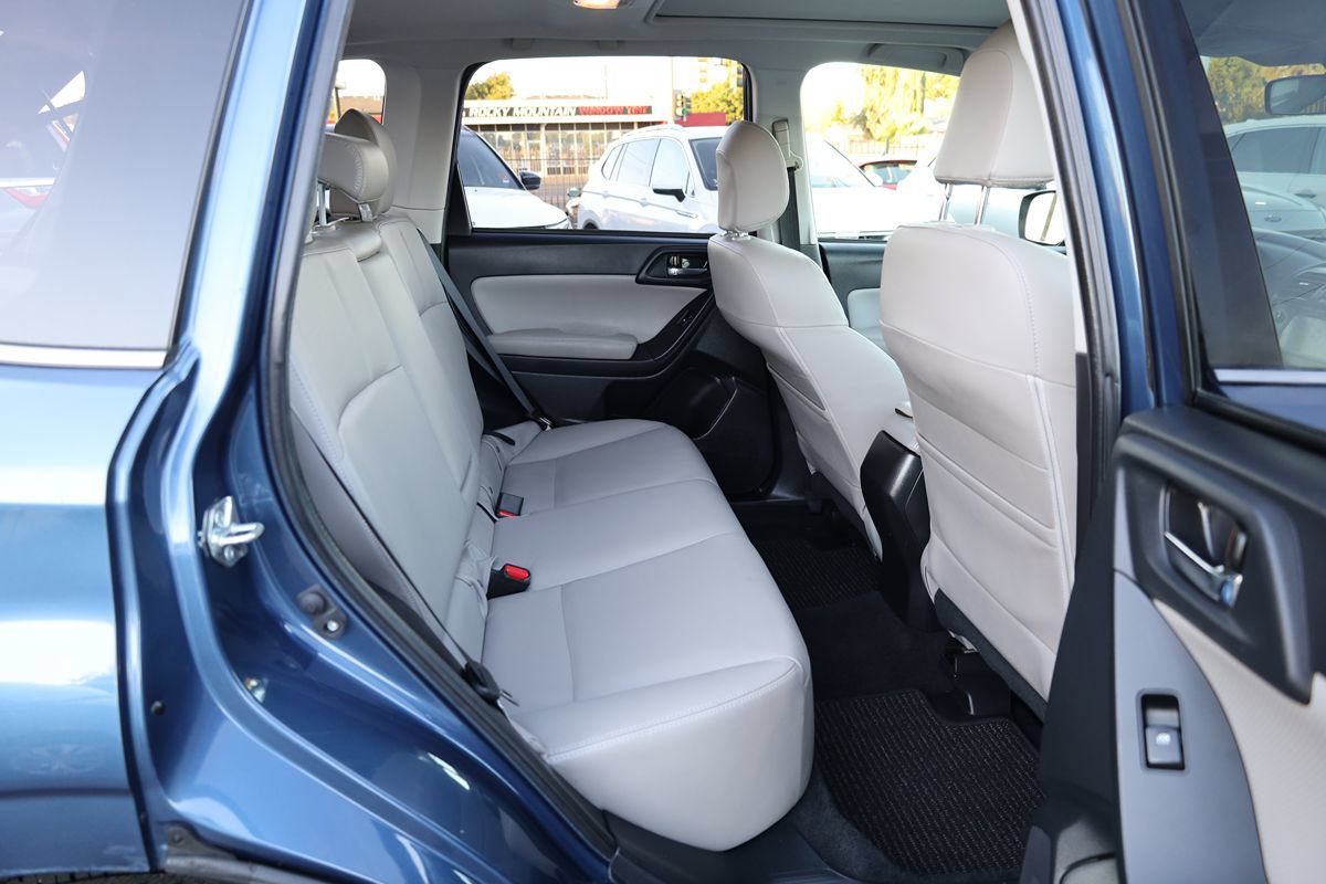 Used 2014 Subaru Forester 2.5i Limited AWD/4WD image 14
