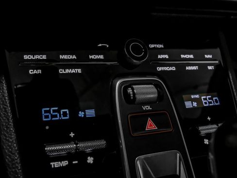 Used 2023 Porsche Cayenne image 26