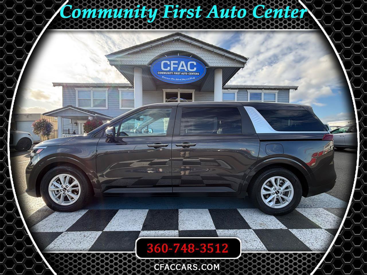 Used 2023 Kia Carnival LX FWD image 1