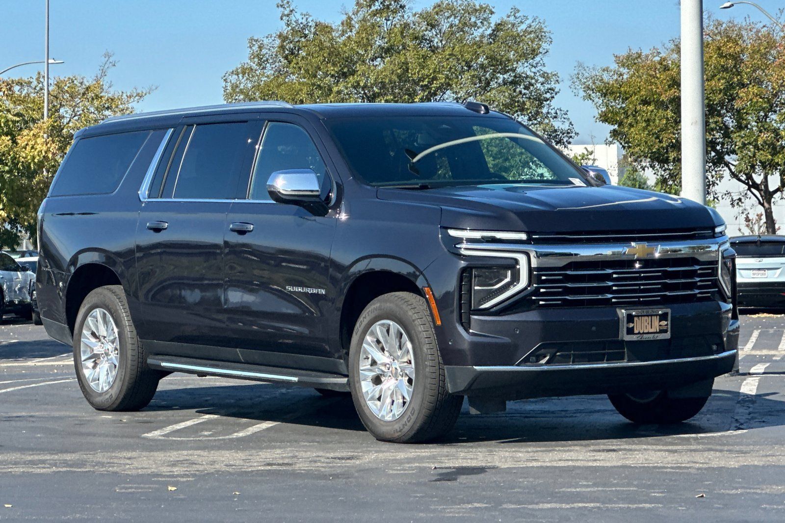 Used 2026 Chevrolet Suburban Premier w/ Sun And Tow Package AWD/4WD image 2