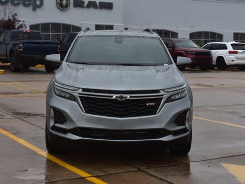 Used 2023 Chevrolet Equinox RS image 2