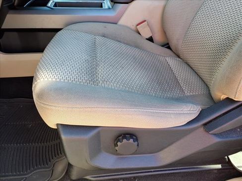 Used 2020 Ford F150 XLT image 6