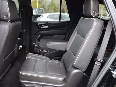 Used 2022 GMC Yukon SLT w/ SLT Premium Package image 38