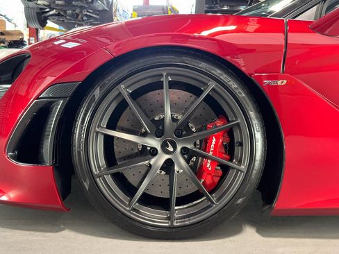 Used 2022 McLaren 720S Spider RWD image 13