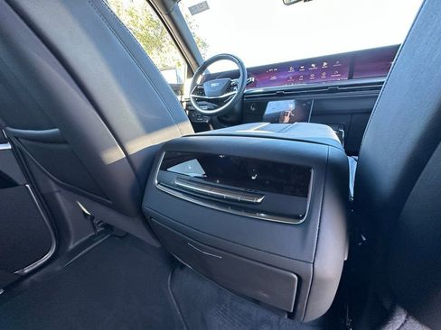 New 2026 Cadillac Escalade ESV Luxury w/ Touring Package image 30