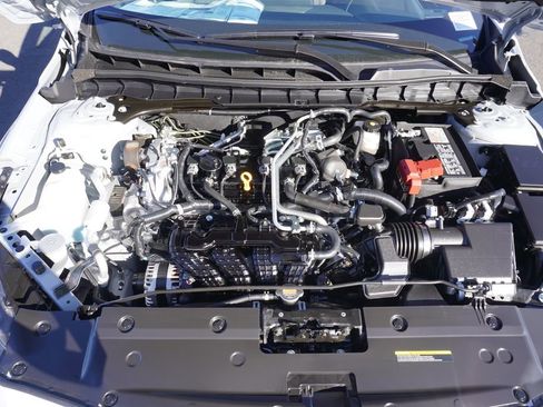 Certified 2025 Nissan Altima 2.5 SR image 7