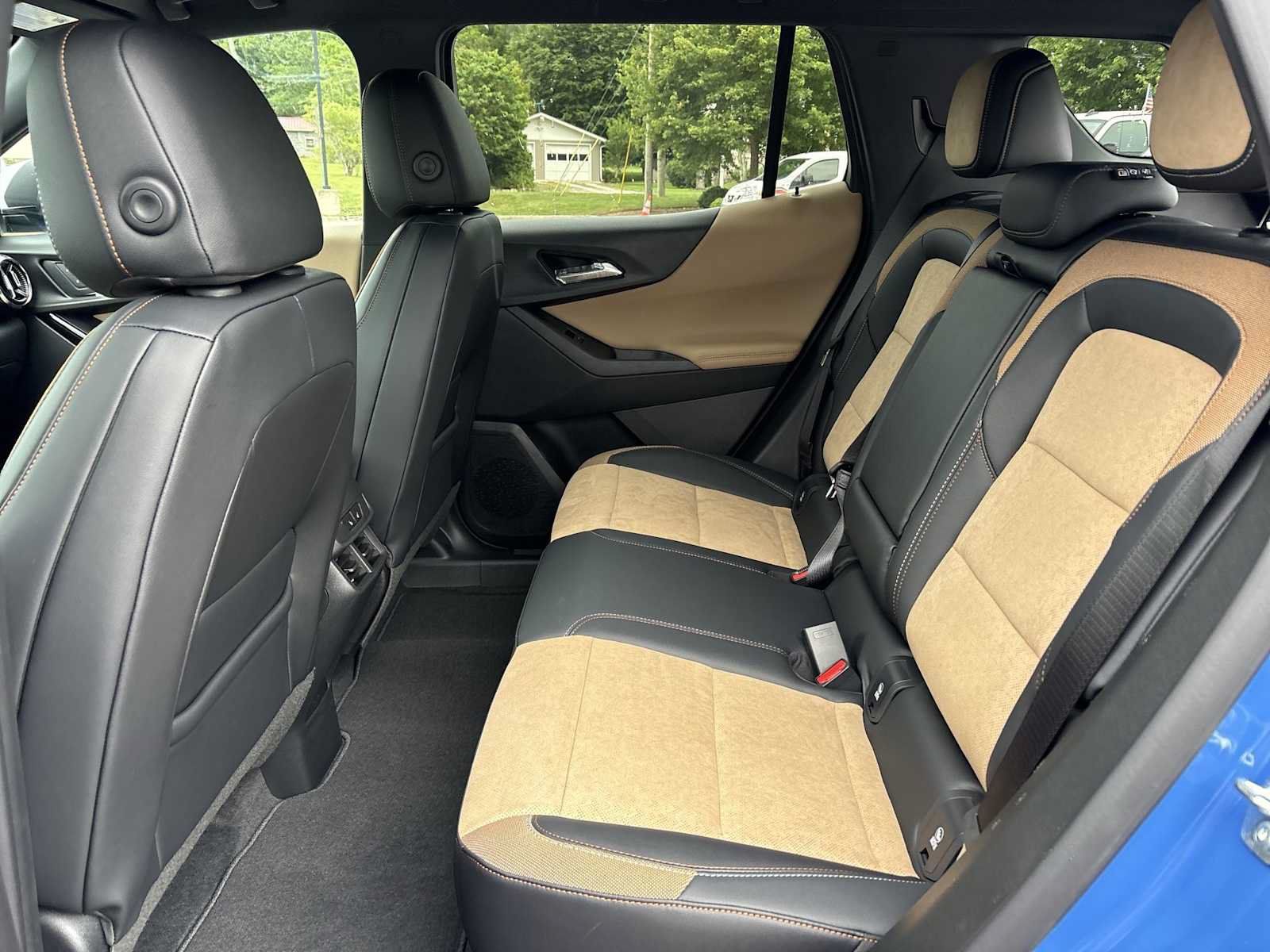 New 2026 Chevrolet Equinox ACTIV w/ Convenience Package III AWD/4WD image 24