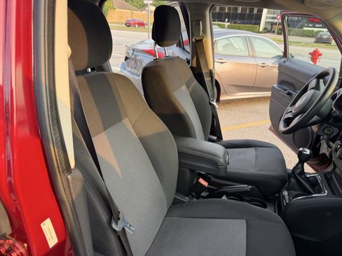 Used 2014 Jeep Patriot Sport FWD image 29