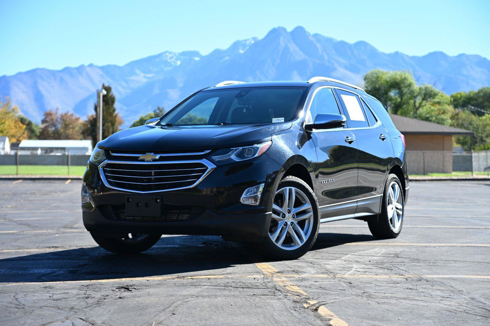 Used 2020 Chevrolet Equinox Premier AWD/4WD image 1