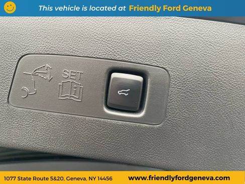 Used 2023 Lincoln Corsair AWD image 13