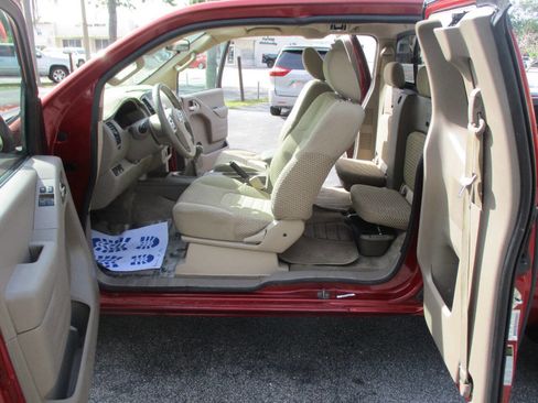 Used 2016 Nissan Frontier SV RWD image 10