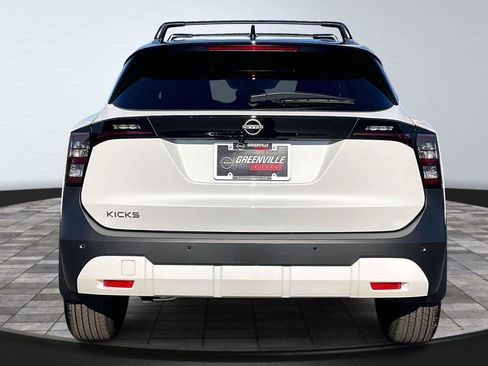 New 2026 Nissan Kicks SV w/ Cold Weather Package image 5