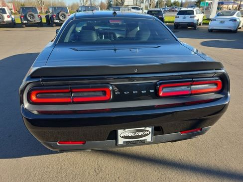 Used 2016 Dodge Challenger R/T Scat Pack image 4