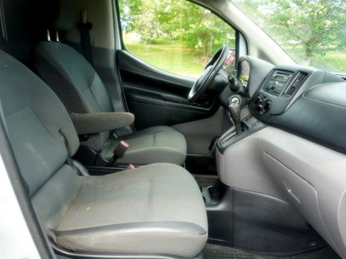 Used 2016 Nissan NV200 S image 17