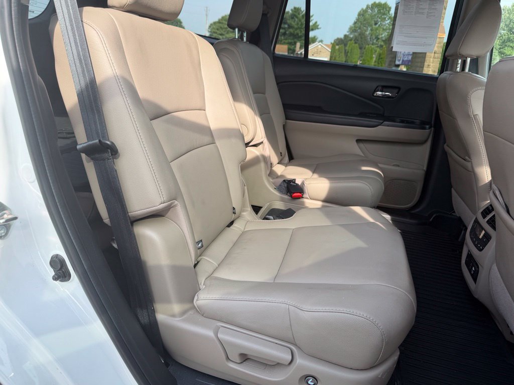 Used 2020 Honda Pilot Touring image 16