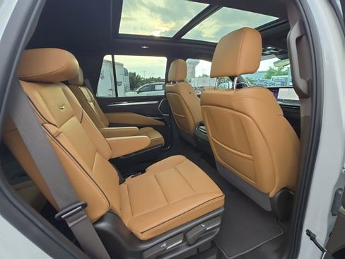 Certified 2025 Cadillac Escalade Premium Luxury w/ Touring Package AWD/4WD image 15